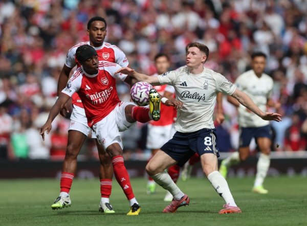 英媒：疑似碰到膝伤，阿森纳边锋马杜埃凯可能始终缺阵