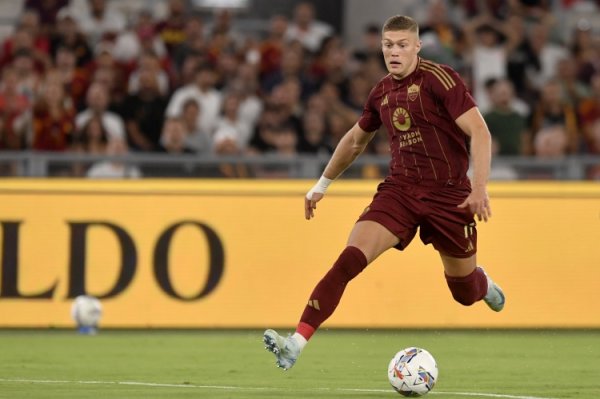 差11岁！多夫比克说念哲科：我刚到罗马就和他聊上了，关联很好