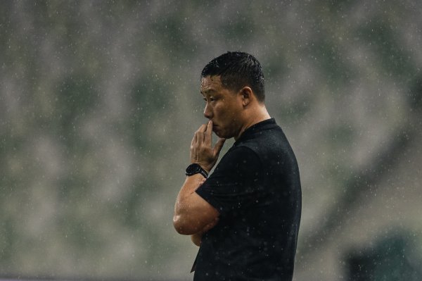 陈涛：深圳应有顶级球队相匹配，要用悉力换回球迷相沿