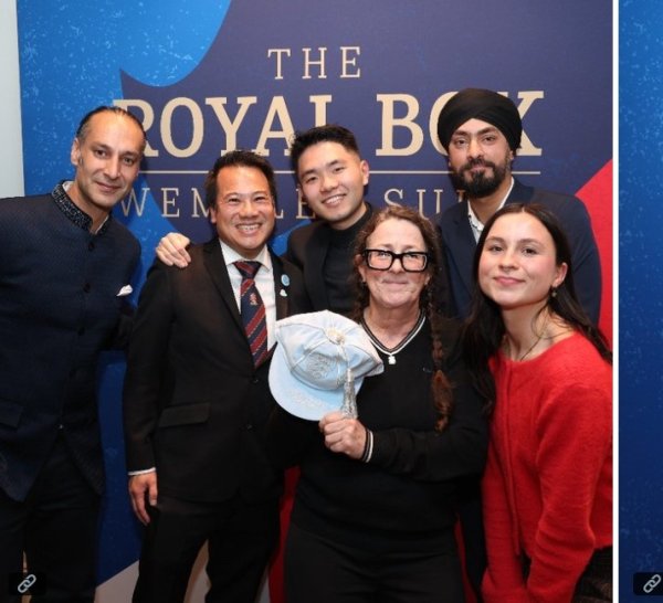 缅念念国度队历史首位亚裔国脚，英足总向弗兰克-苏家东谈主授予荣誉帽