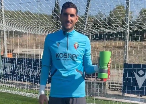 官方：奥萨苏纳门将埃雷拉对黄潜扑救当选西甲9月最好扑救