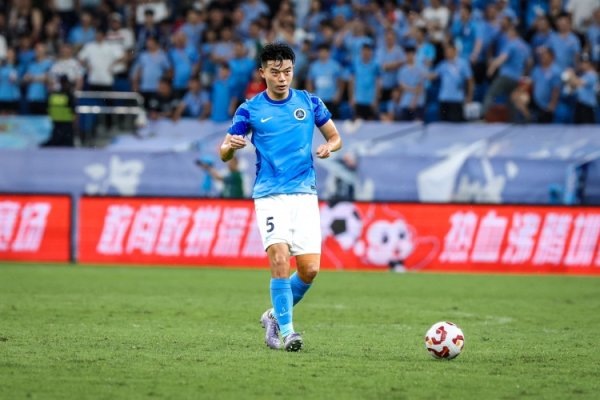 胡睿宝：陈涛上任后训练量加大，这么热的天气其实就是拼精气神