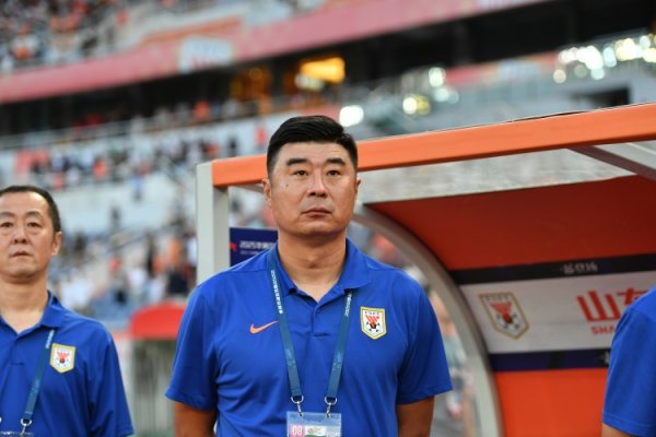 鲁媒：泰山队收官阶段理当具备杰出心，需寻找新外助中卫东说念主选