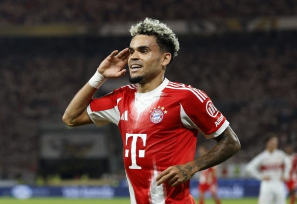 拜仁球员等闲光顾！剃头师：他们等闲赛前来剃头，齐心爱渐变发型