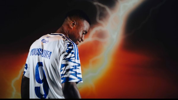 穆科科在丹麦也处境艰难，多特名宿：他需要被搂着才能感受到信任