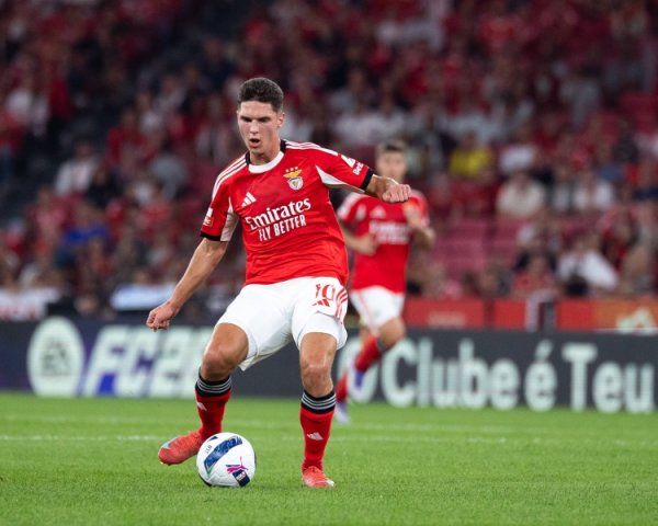 苏达科夫：阿莫林让我经管了住房问题，不敢敬佩穆帅来执教本菲卡