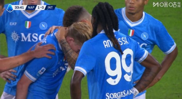 疑似又是腿筋伤情🚨德布劳内点射时受伤，径直被队医搀扶下场