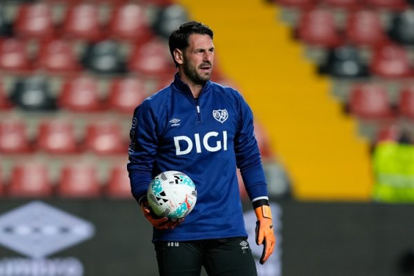 西甲聚集三场零封！阿根廷29岁门将巴塔拉成为巴列卡诺新督察神