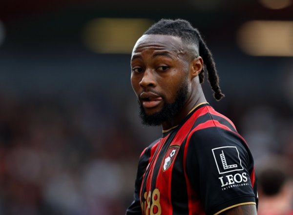 英超射手榜第二！太阳报：塞梅尼奥正接受加纳传奇前锋吉安的指导