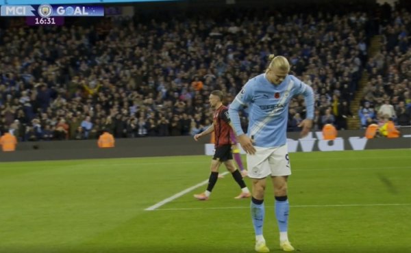 1米95高佬！哈兰德高速单刀后上演机器人庆祝🤖