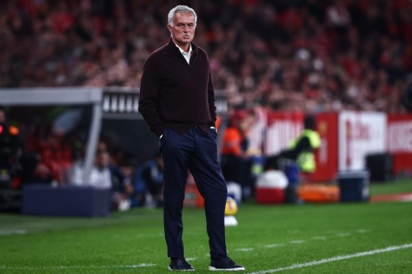 穆帅不悦点球判罚：很难默契彰着误判VAR却不介入 一周前也发生过