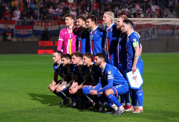 5.5万东谈主梦念念破碎💔法罗群岛4胜无缘全国杯，业余组队，羊比东谈主多