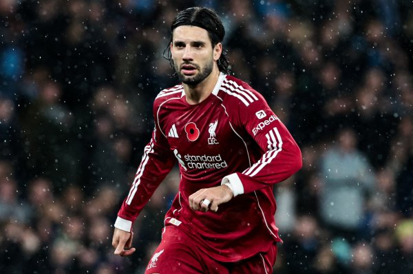 赤军旧将：皇马可能对索博感敬爱，他能在球场上作念任何事长得也帅