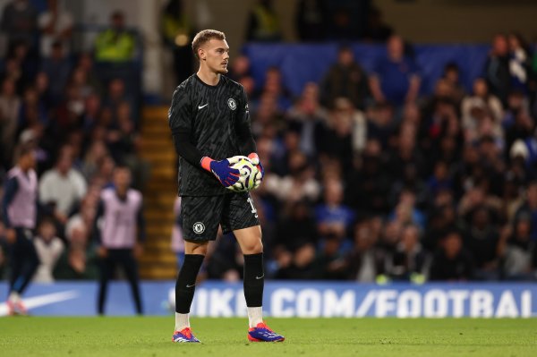 记者：约恩森愿在冬窗寻求离队，切尔西暂无放东谈主操办