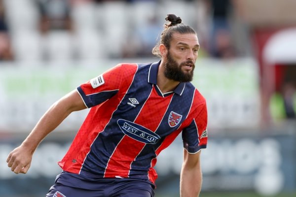 太阳报：卡罗尔因驾车时用手机被判扣6分，罚金和诉讼费1052镑