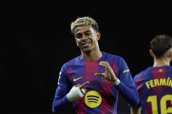 亚马尔是自上赛季以来，欧洲五大联赛中独一完成200+次过东说念主的球员