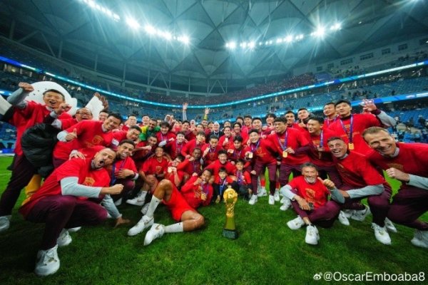 奥斯卡道贺海港夺冠：道贺总共我的队友、一又友和球迷们🏆